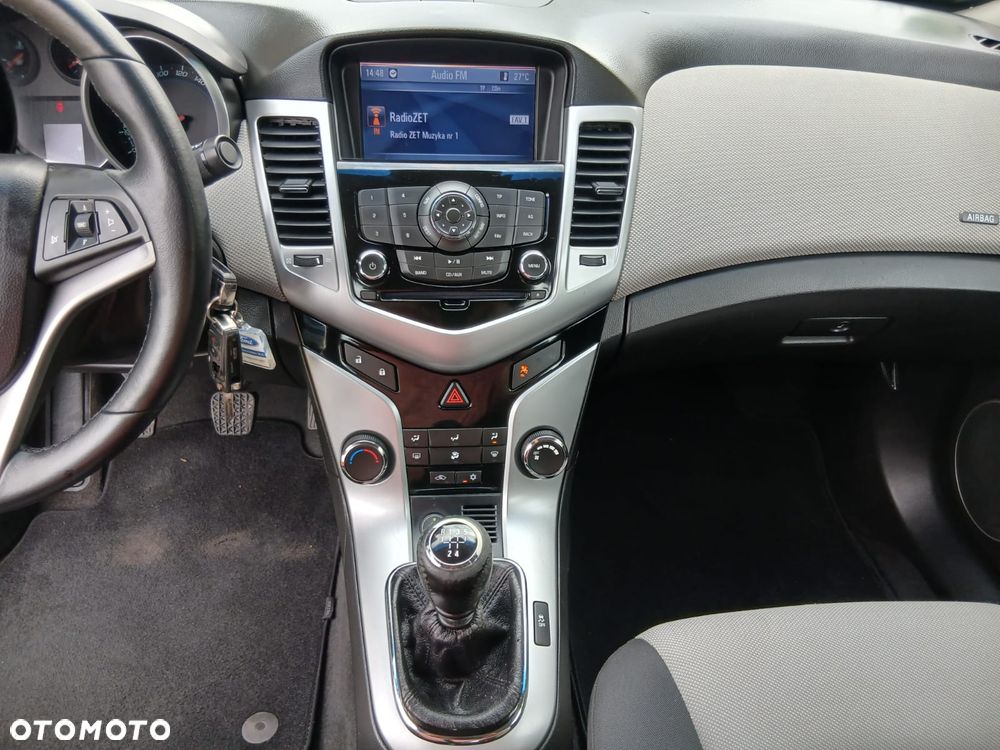 Chevrolet Cruze 1.8 LT+ - 23