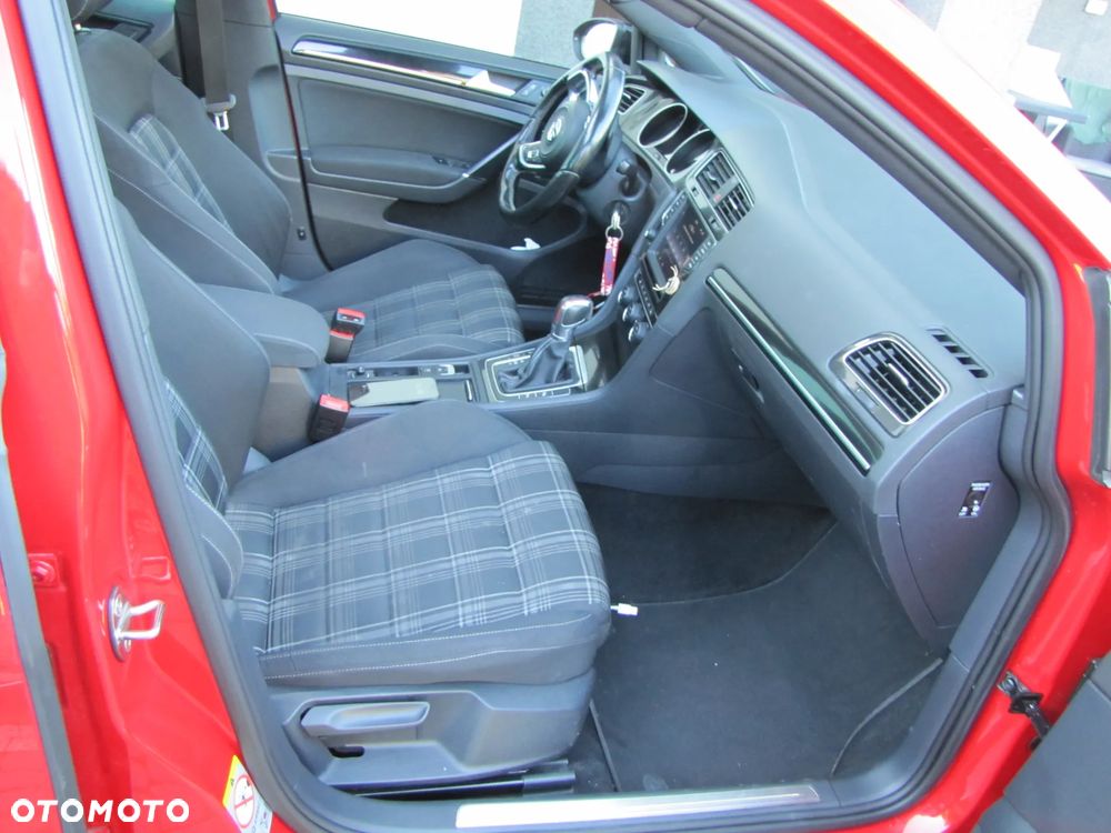 Volkswagen Golf VII 2.0 TDI BMT GTD DSG - 15