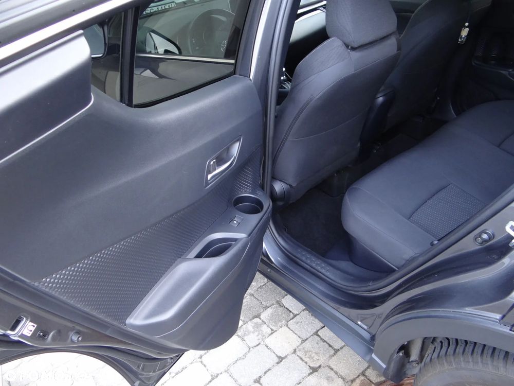 Toyota C-HR - 16