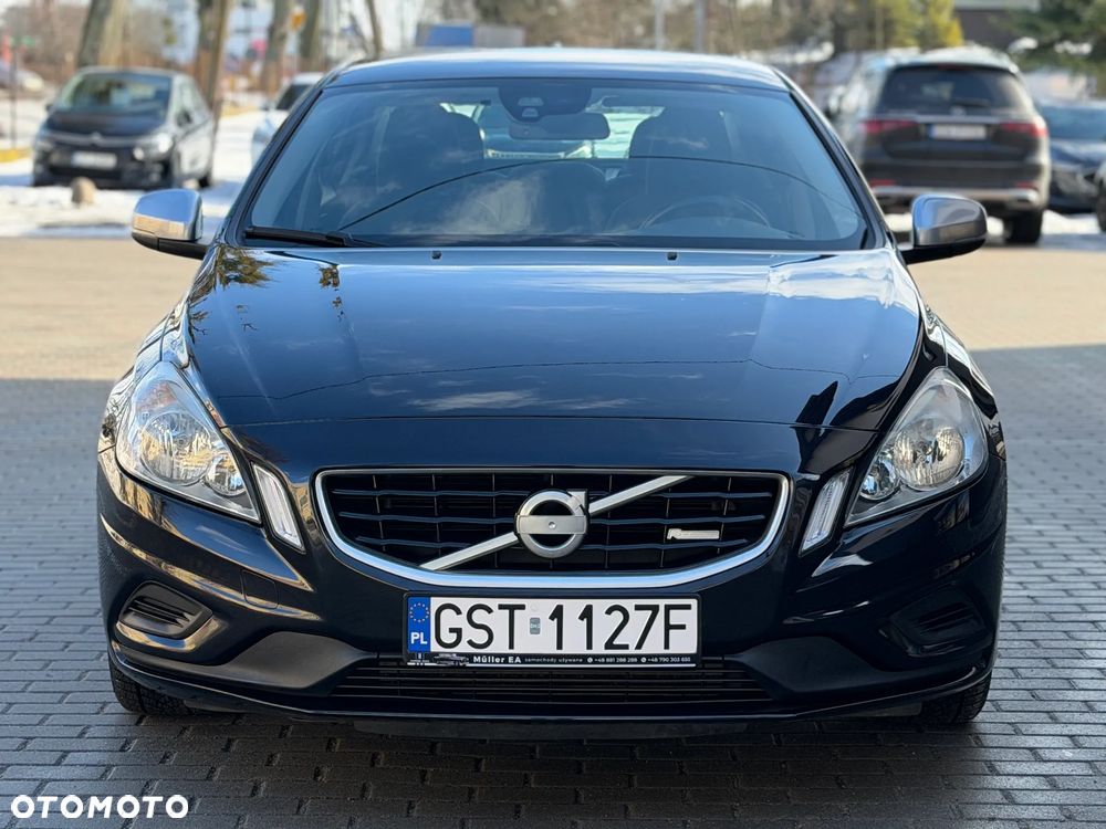 Volvo S60 D4 R-Design - 3