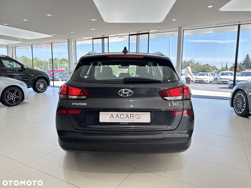 Hyundai i30 1.5 DPI Classic + - 4