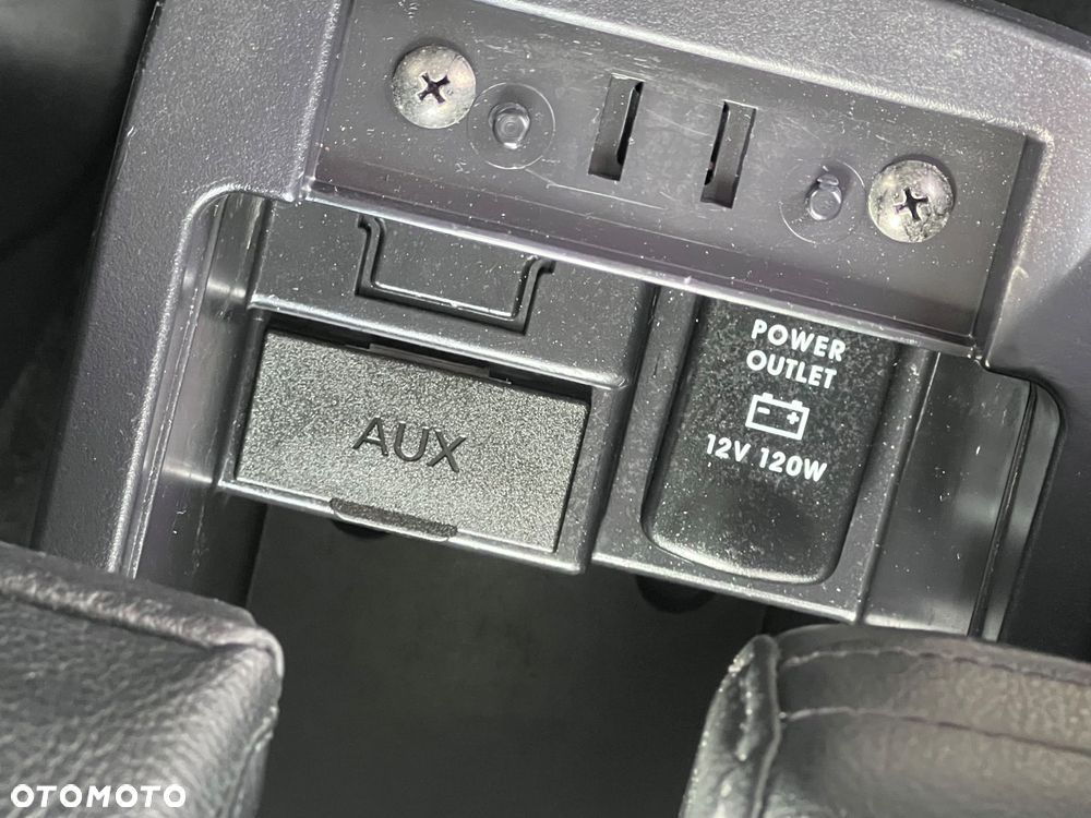 Mitsubishi Outlander 2.0 2WD CVT Invite - 31