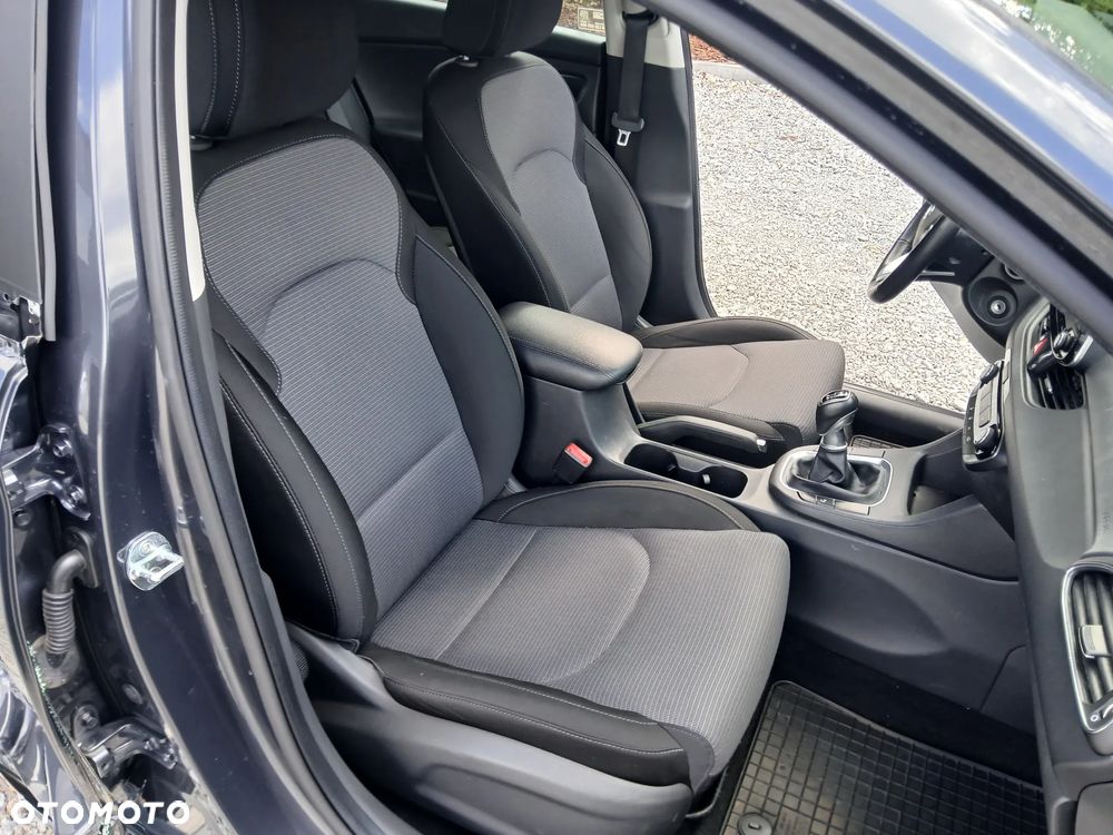 Hyundai i30 1.5 DPI Modern - 23