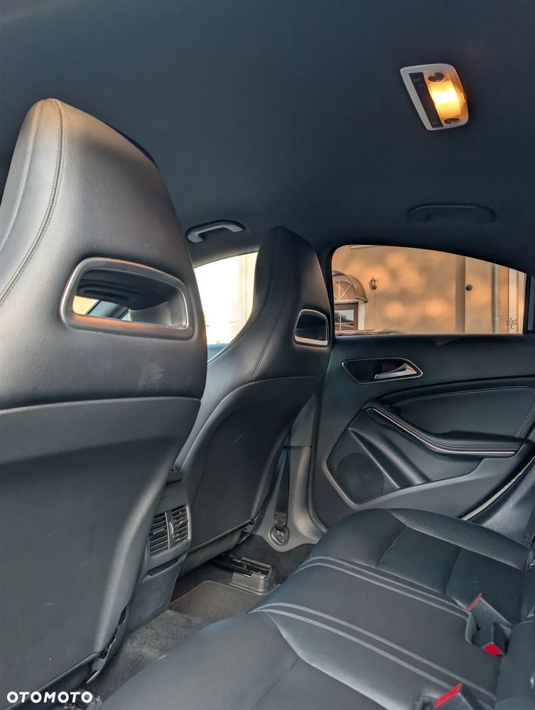 Mercedes-Benz CLA 250 7G-DCT Sport - 21