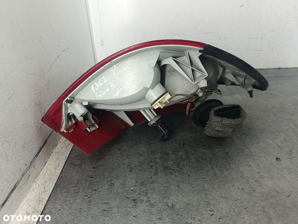 LAMPA TYLNA PRAWA SKODA FABIA II FL ZSB5J6945096 HATCHBACK - 3