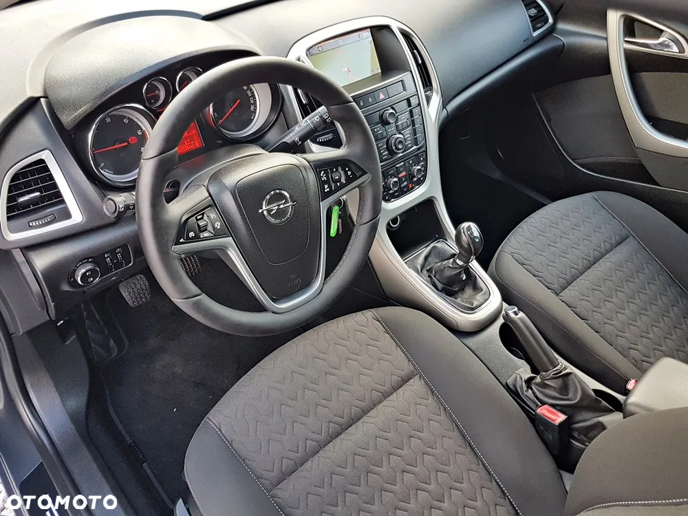 Opel Astra 2.0 CDTI Exklusiv - 11