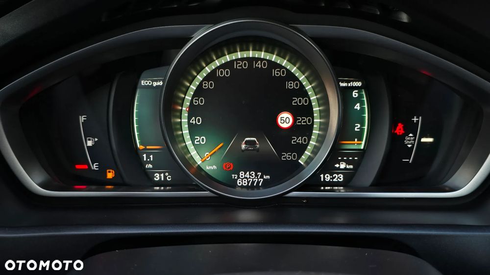 Volvo V40 T2 Drive-E Momentum - 26