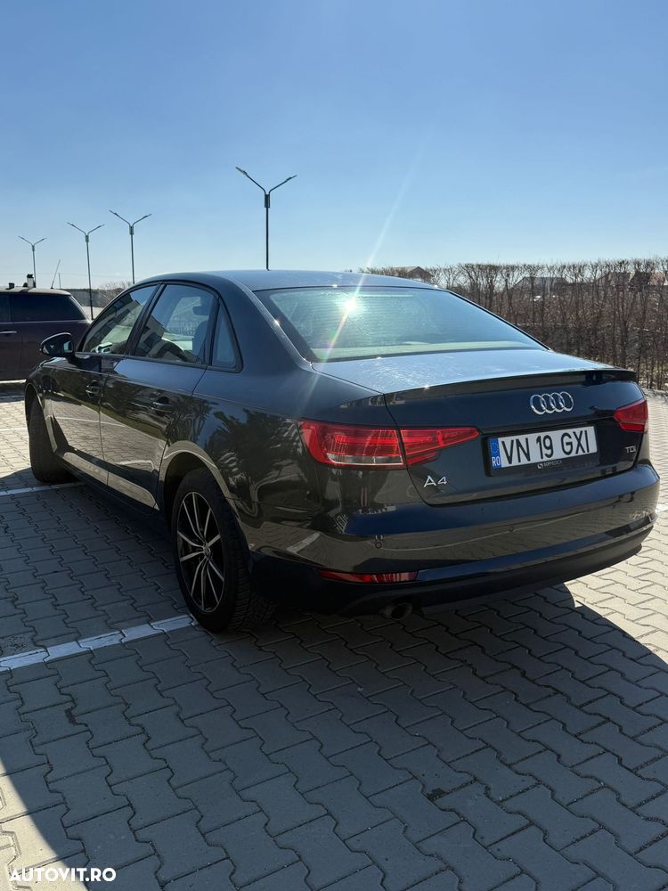 Audi A4 2.0 TDI S tronic - 4