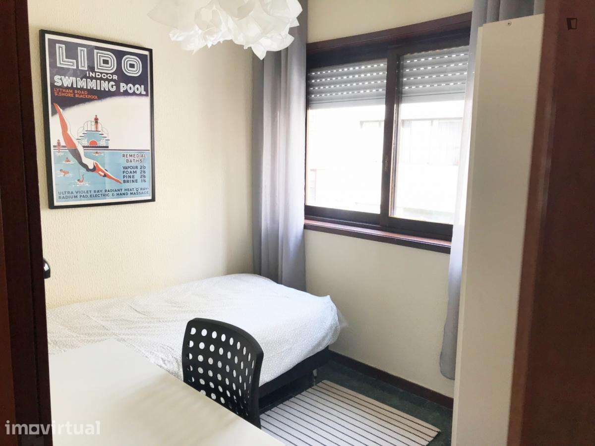 Apartamento com 4 quartos - localizado em Cedofeita Porto - Grande imagem: 2/28