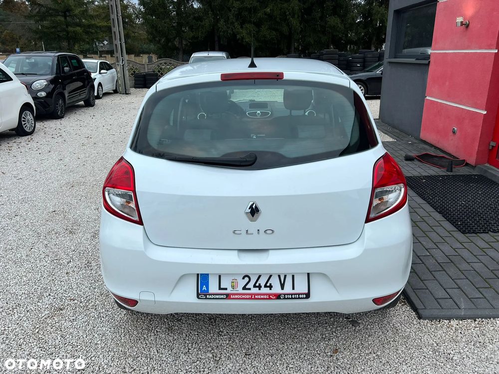 Renault Clio 1.2 16V 75 Collection - 21