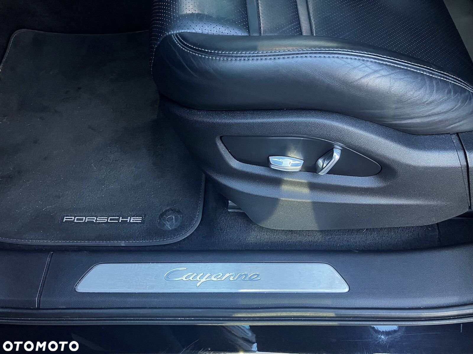 Porsche Cayenne - 22