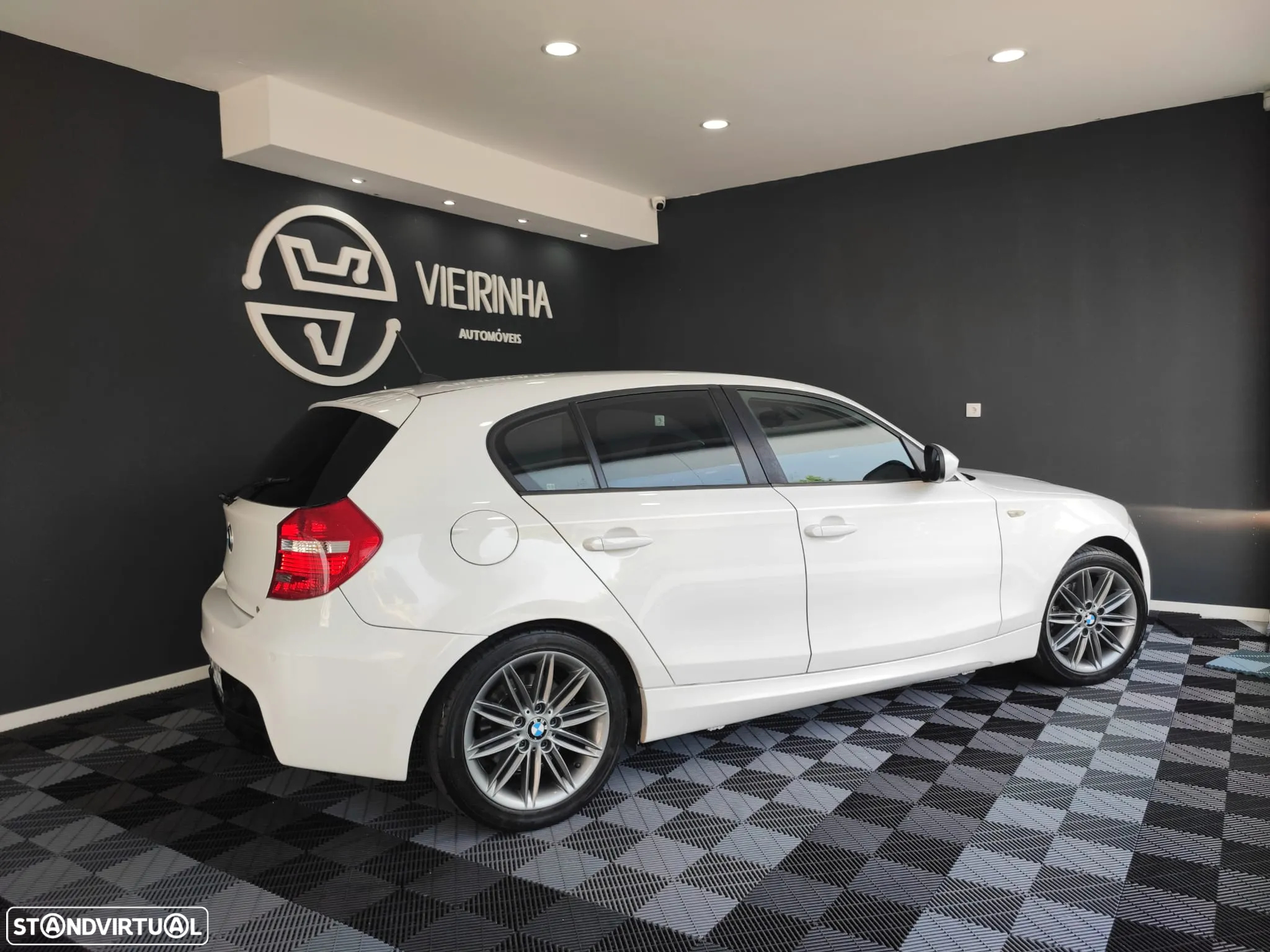 BMW 118 d Pack M - 11