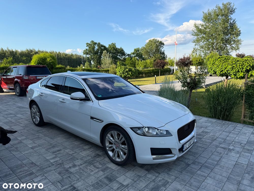 Jaguar XF 2.0 i4D Prestige - 4