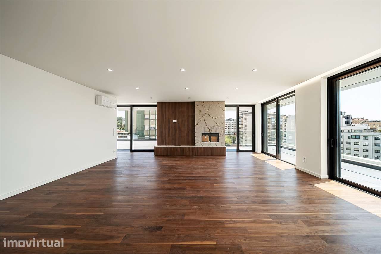 Penthouse T4 de Luxo em Vila Nova de Gaia | Golden Hour Real Estate - Grande imagem: 3/60