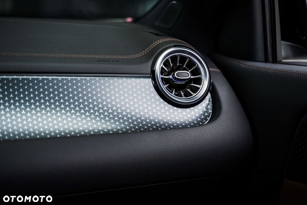 Mercedes-Benz GLA - 22