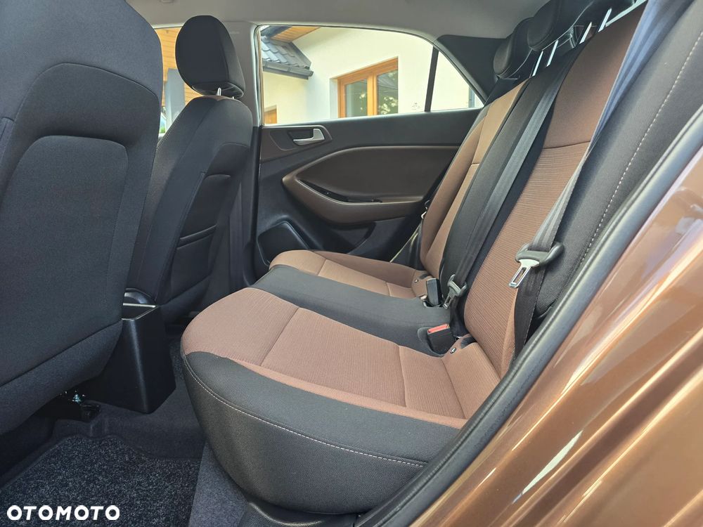 Hyundai i20 1.2 Passion - 27