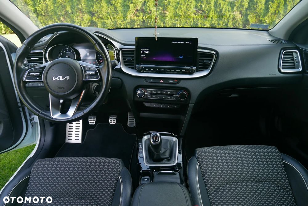 Kia Ceed 1.5 T-GDI Business Line - 11