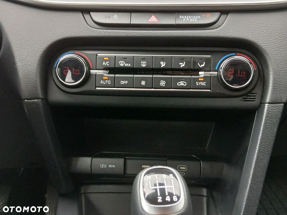 Kia XCeed 1.5 T-GDI M - 19
