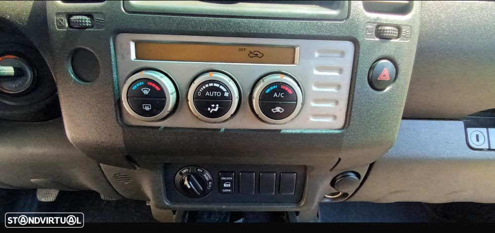 Nissan Navara 2.5 dCi KC LE - 14