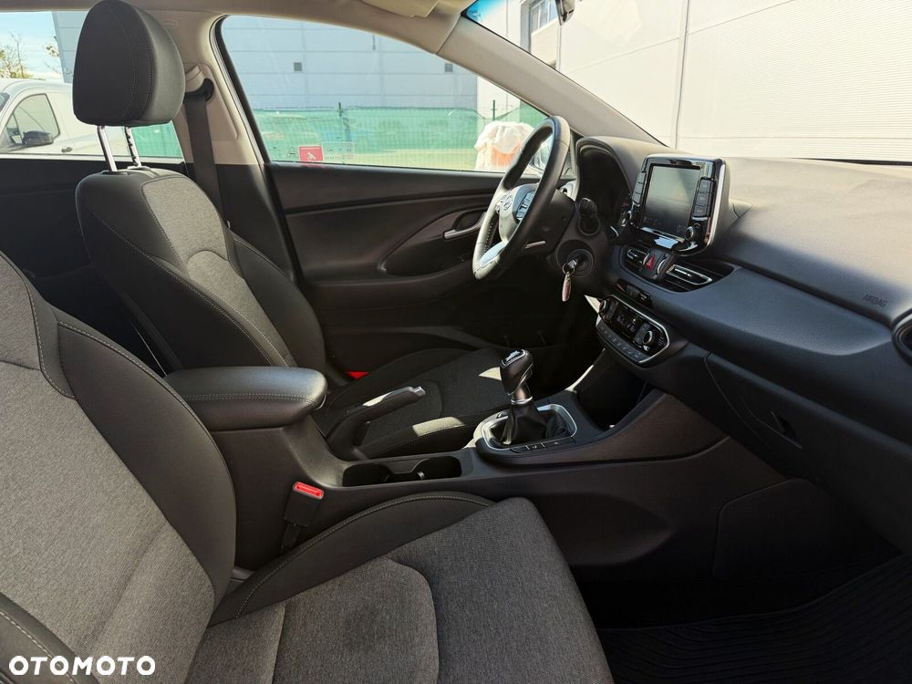 Hyundai i30 1.5 T-GDI 48V Smart - 30
