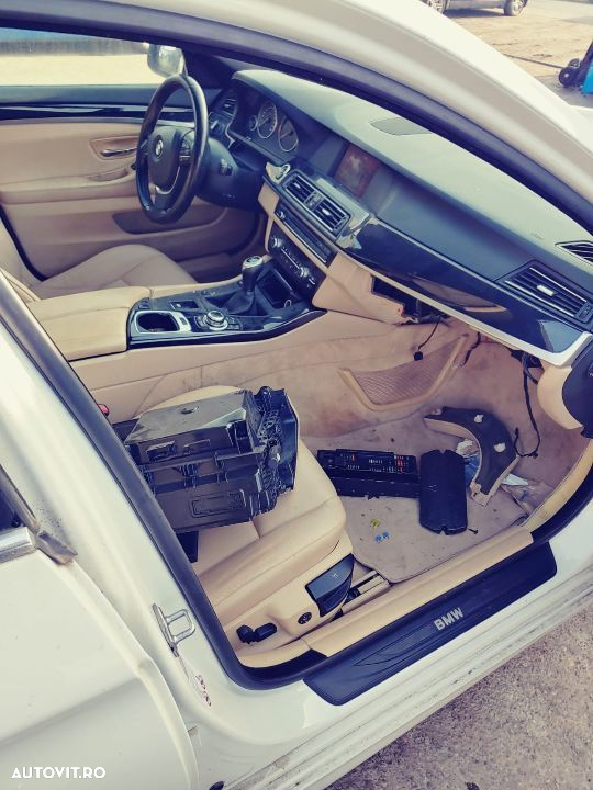 Dezmembrez Bmw 520D F10 - 3
