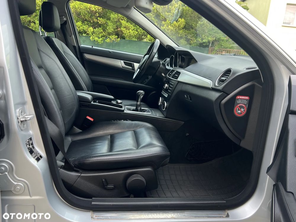 Mercedes-Benz Klasa C 220 CDI DPF (BlueEFFICIENCY) - 27