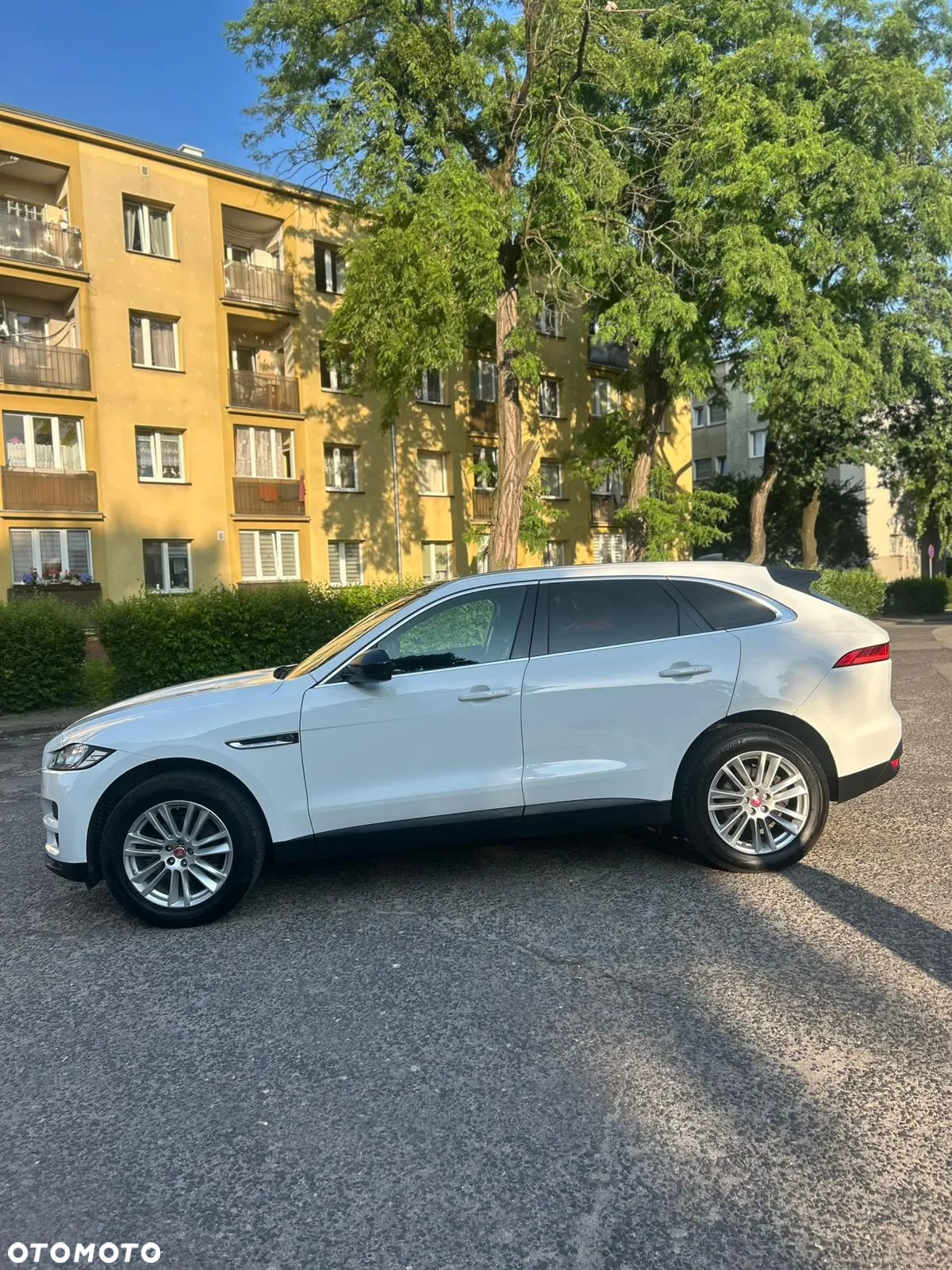 Jaguar F-Pace 2.0 i4D AWD Prestige - 2