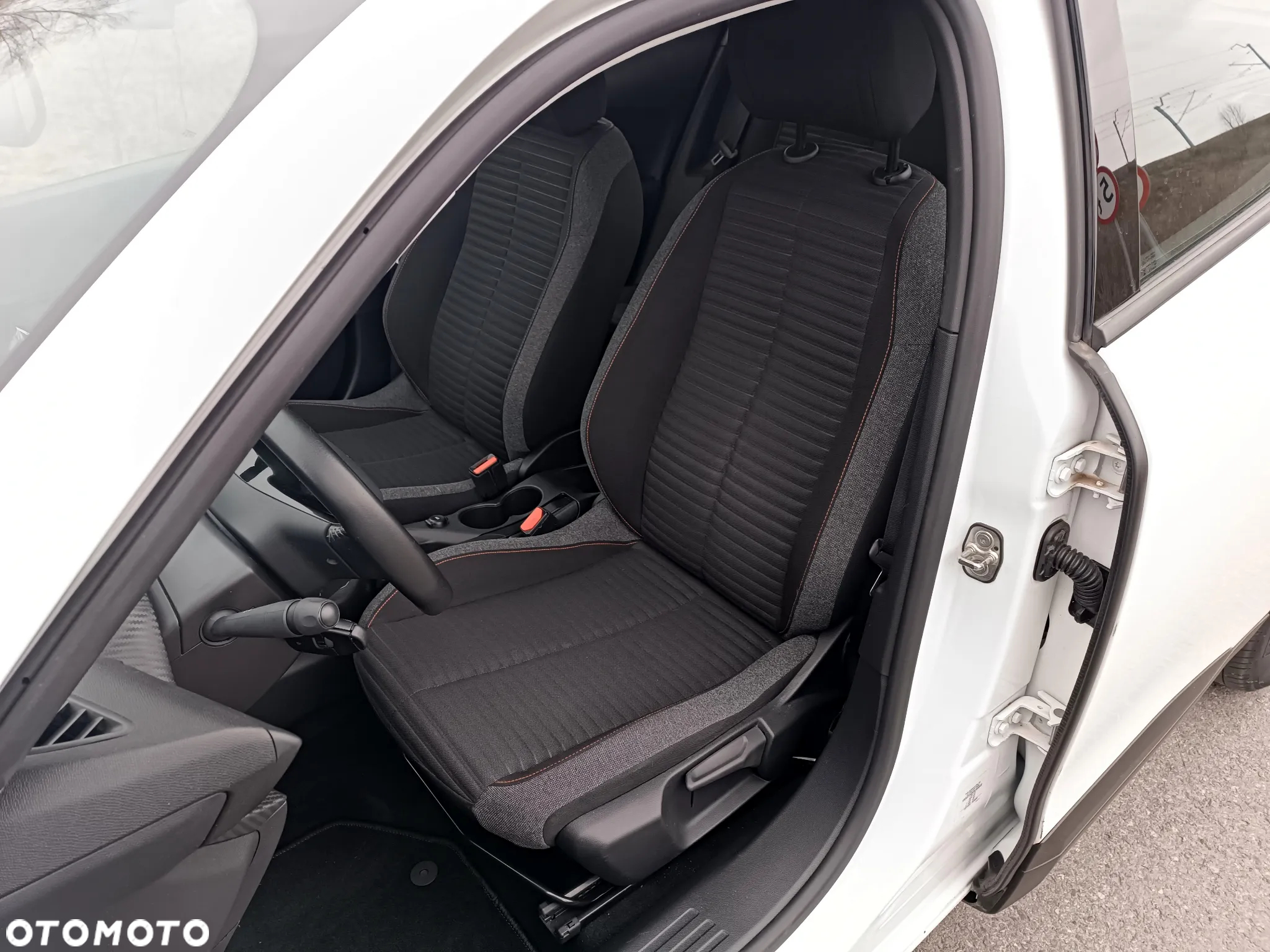 Peugeot 2008 1.5 BlueHDi Active S&S - 16