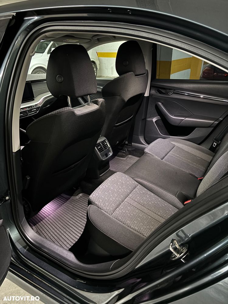 Skoda Octavia 2.0 TDI DSG Ambition - 4