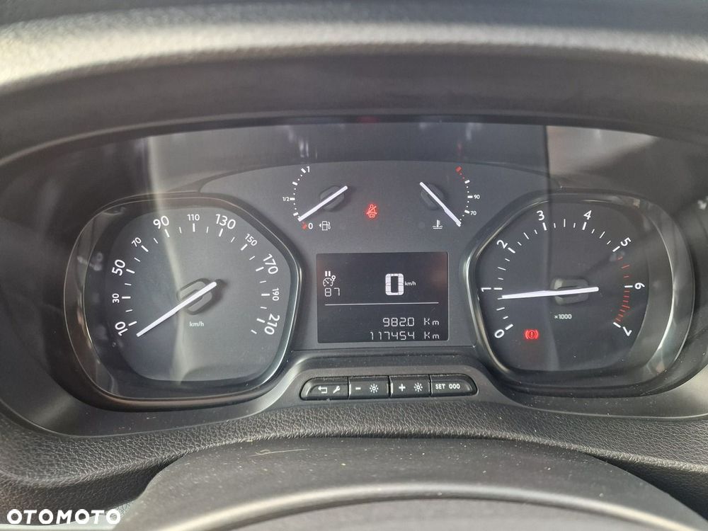 Opel Vivaro - 32