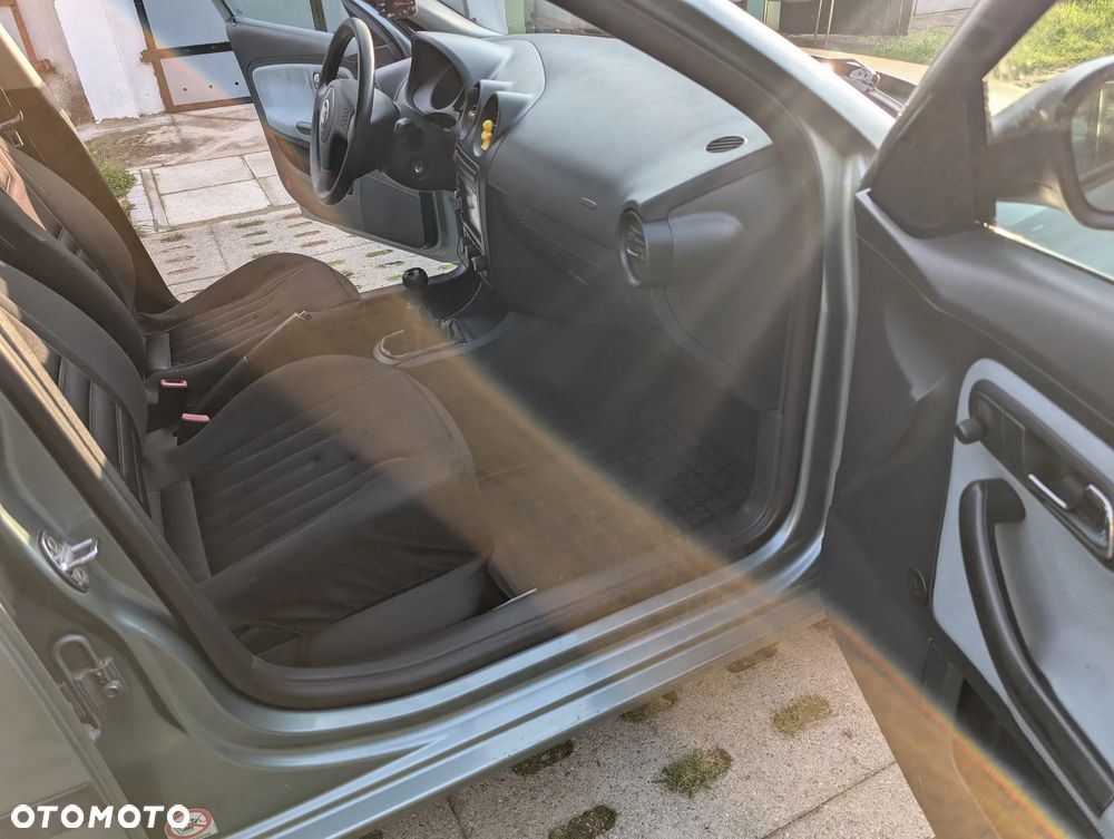 Seat Cordoba 2003 photo 3