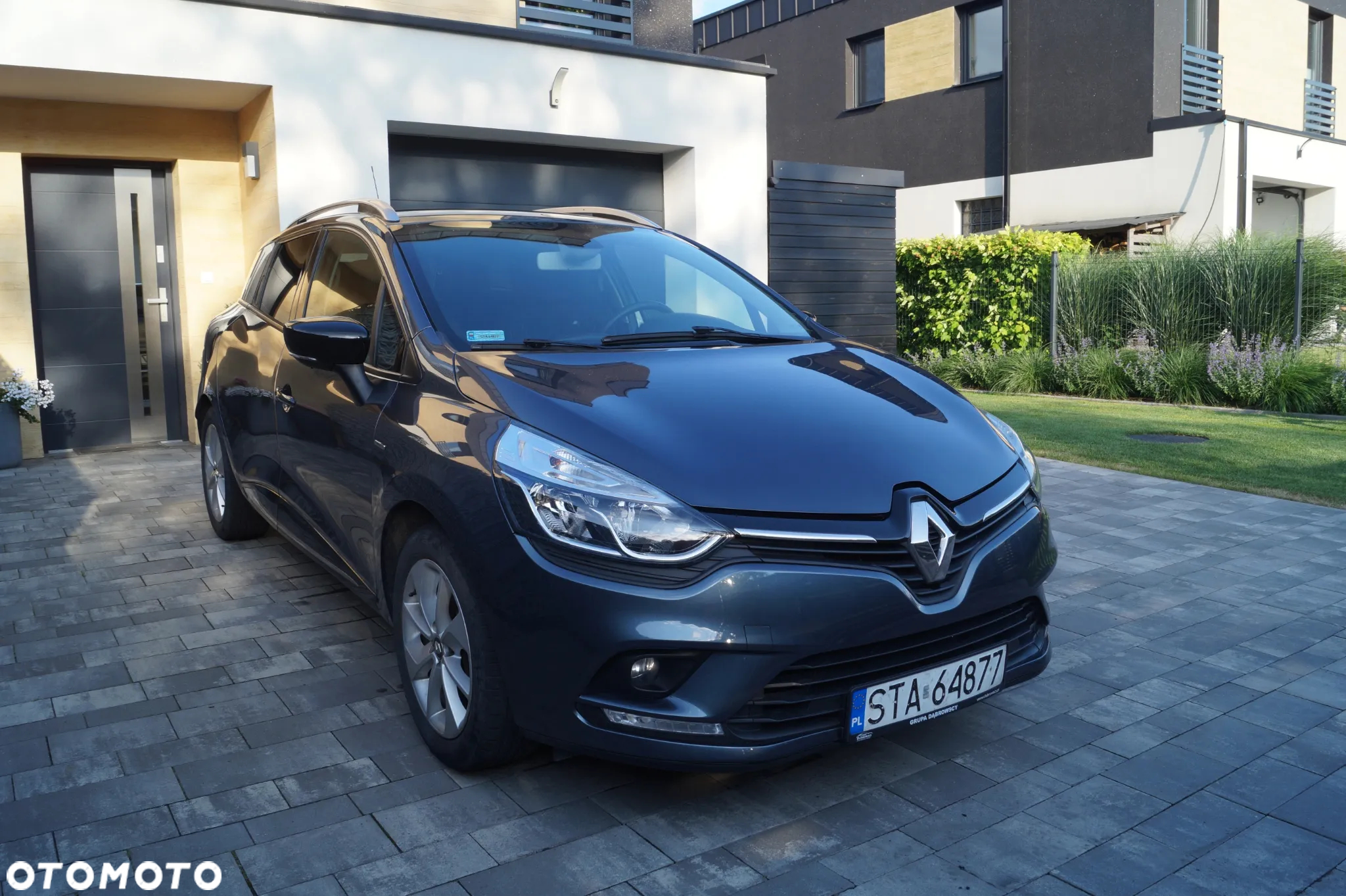 Renault Clio 1.2 16V Limited Plus - 12