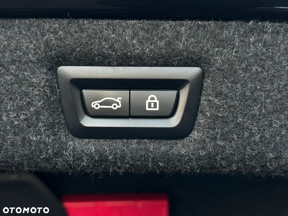 BMW Seria 5 520d xDrive Sport - 38