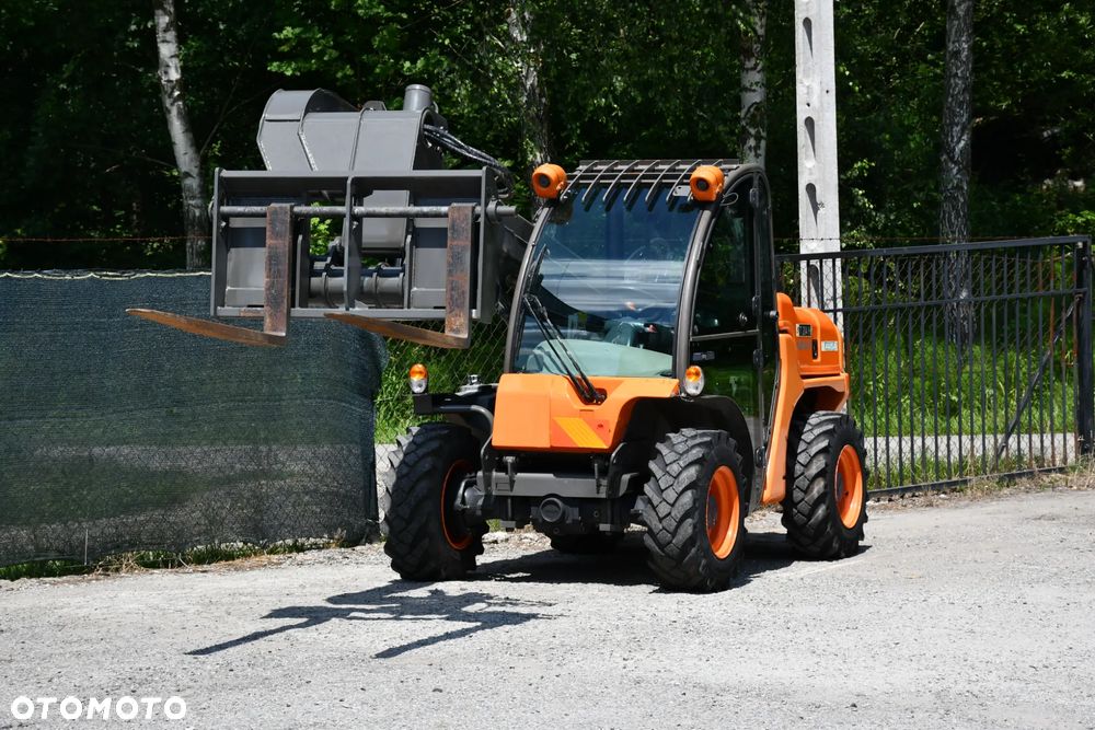 Ausa T 240H - 7