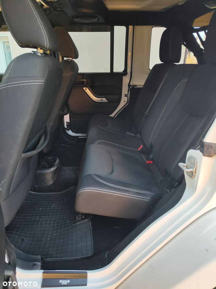 Jeep Wrangler 3.6 Unlim Sahara - 13