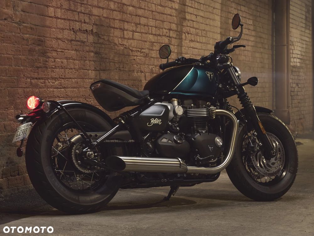 Triumph Bonneville Bobber - 4