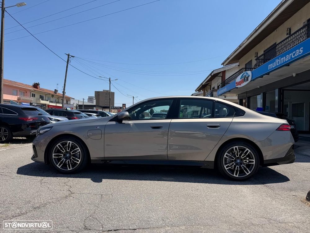 BMW 530 e Pack Desportivo M Pro - 4