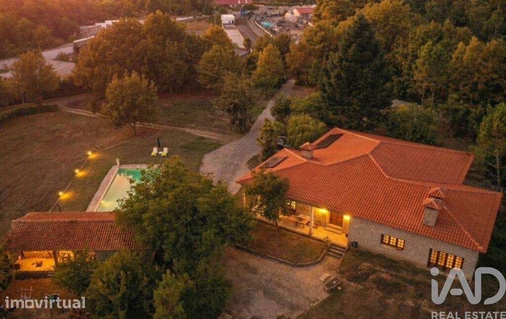 Quinta T4 em Santa Cruz da Trapa e São Cristóvão de Lafões de 341 m2 - Grande imagem: 2/40