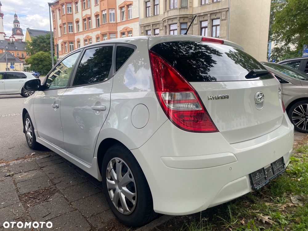 Hyundai i30 1.4 Base + World Cup - 6