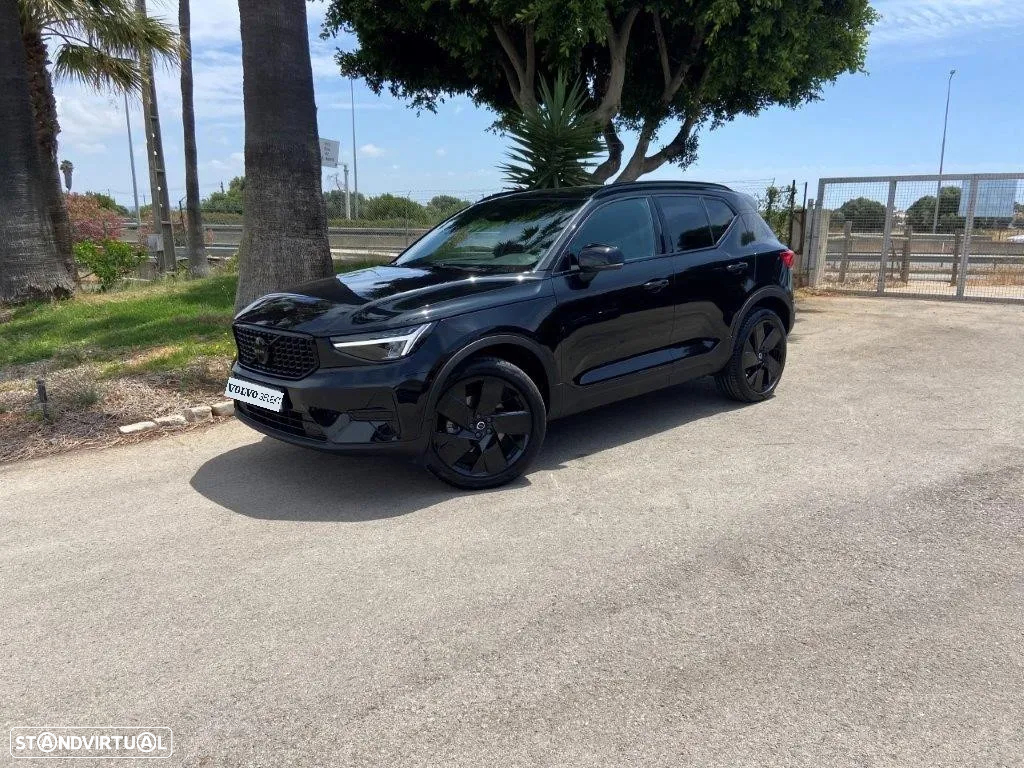 Volvo XC 40 2.0 B3 Black Edition - 24
