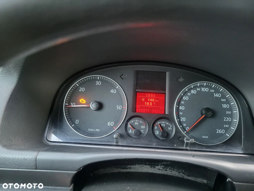 Volkswagen Touran - 14