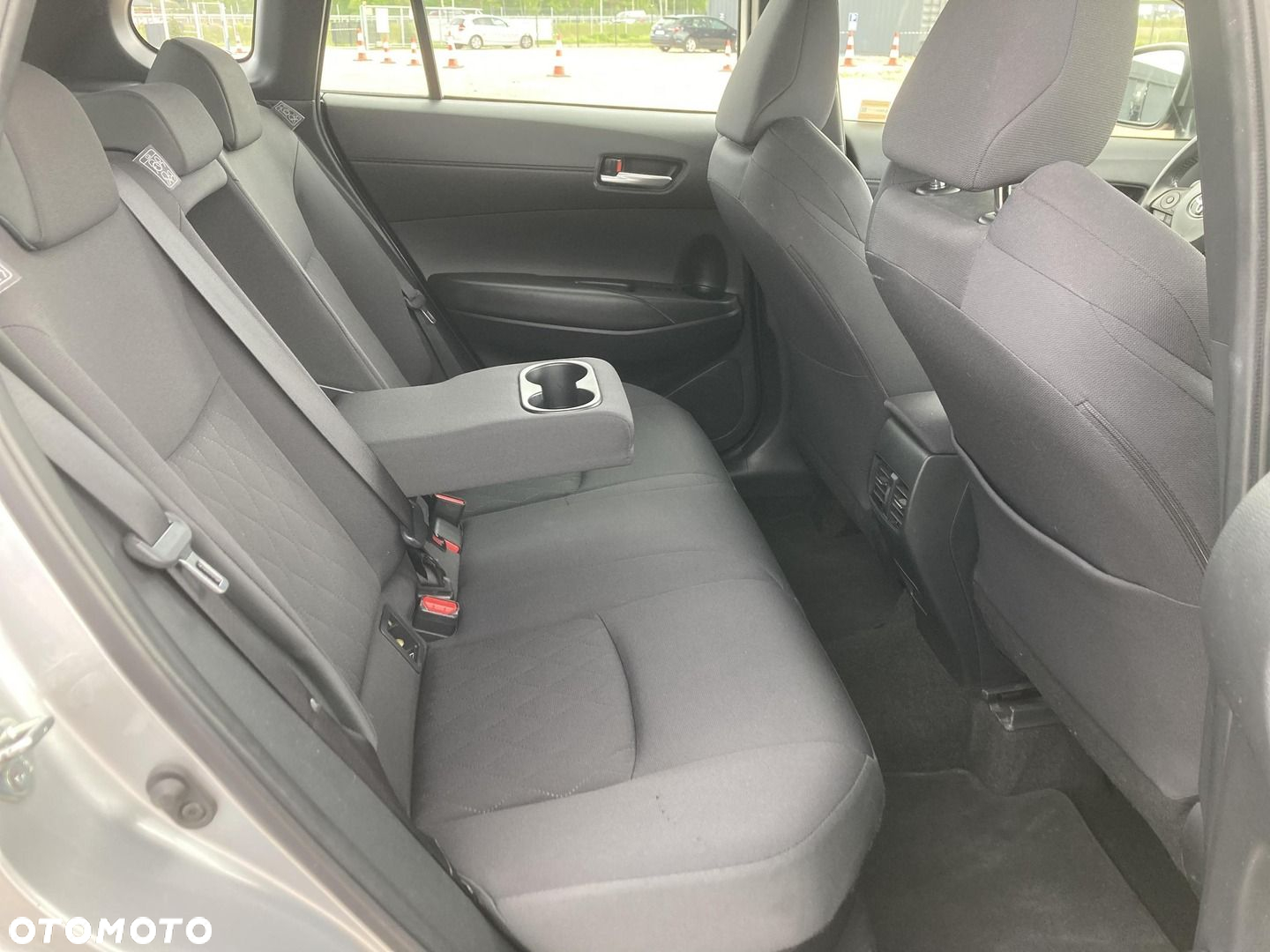 Toyota Corolla Cross 2.0 Hybrid Comfort - 11