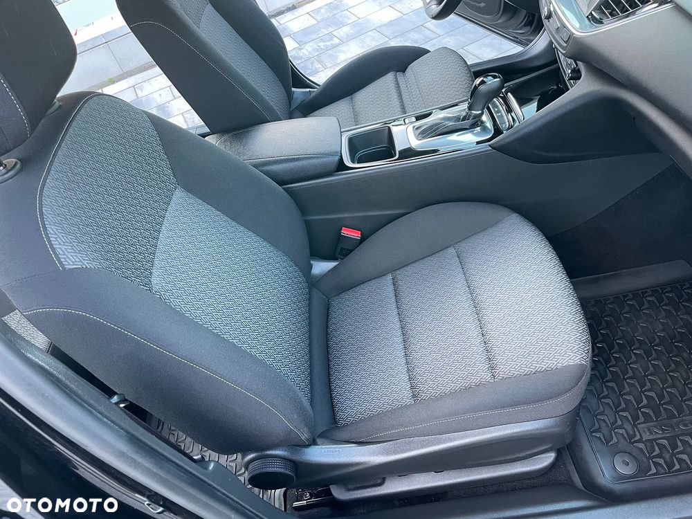 Opel Insignia - 24