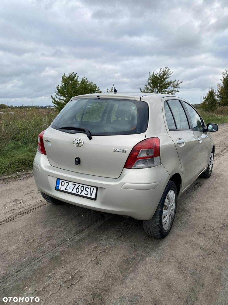 Toyota Yaris - 9