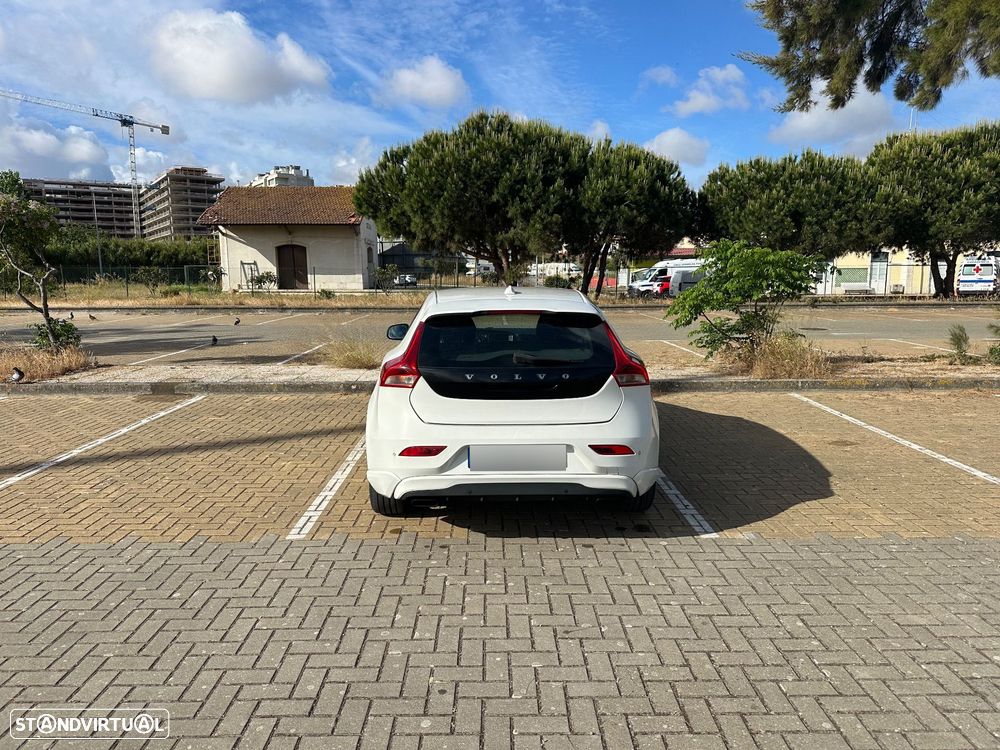 Volvo V40 D2 Momentum - 4
