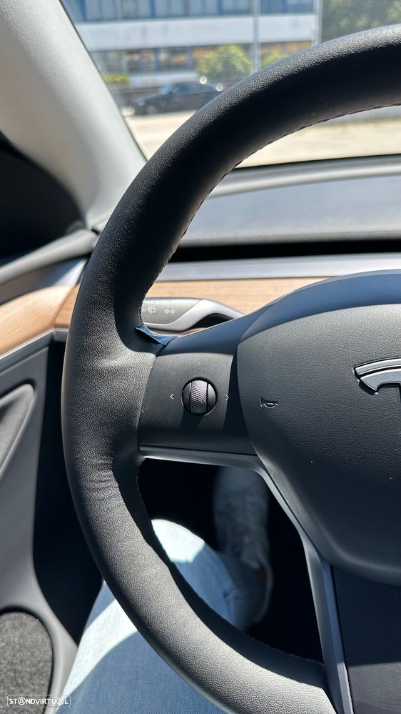Tesla Model Y Performance Dual Motor AWD - 31