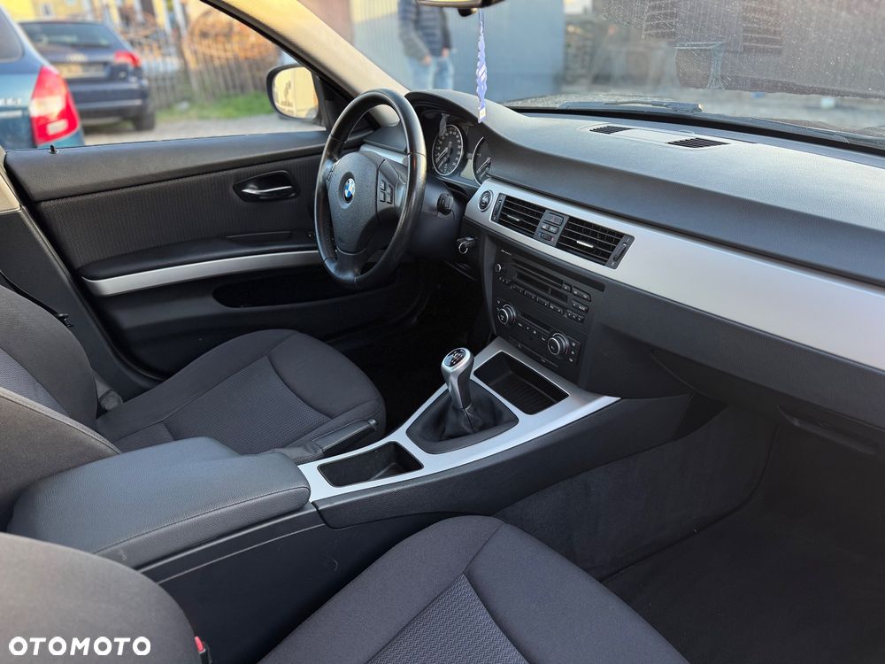 BMW Seria 3 320d DPF - 30