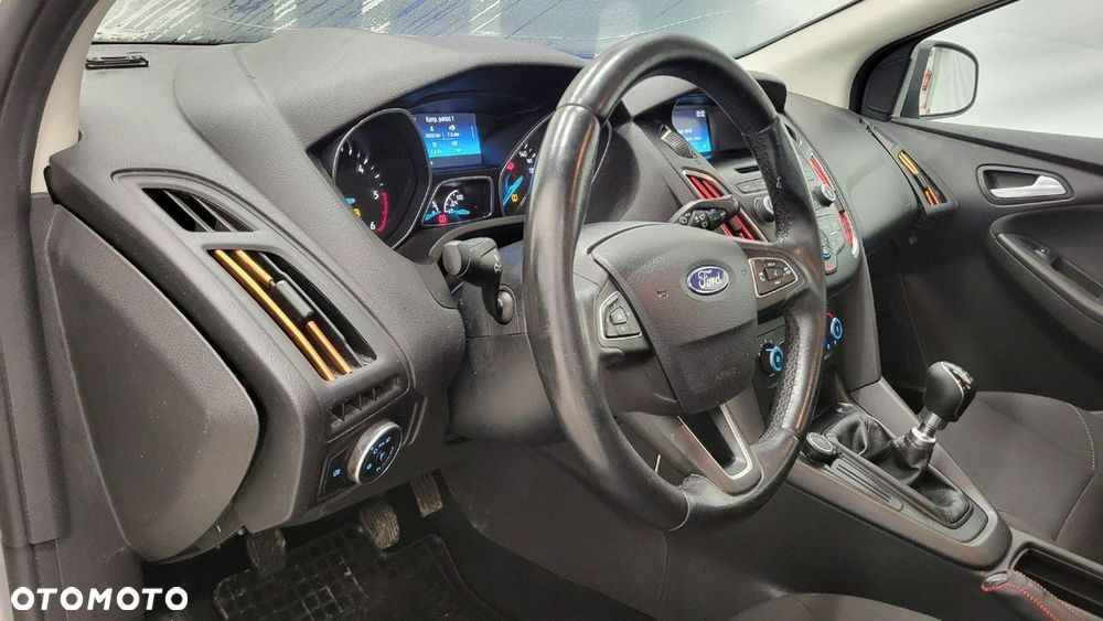 Ford Focus - 12