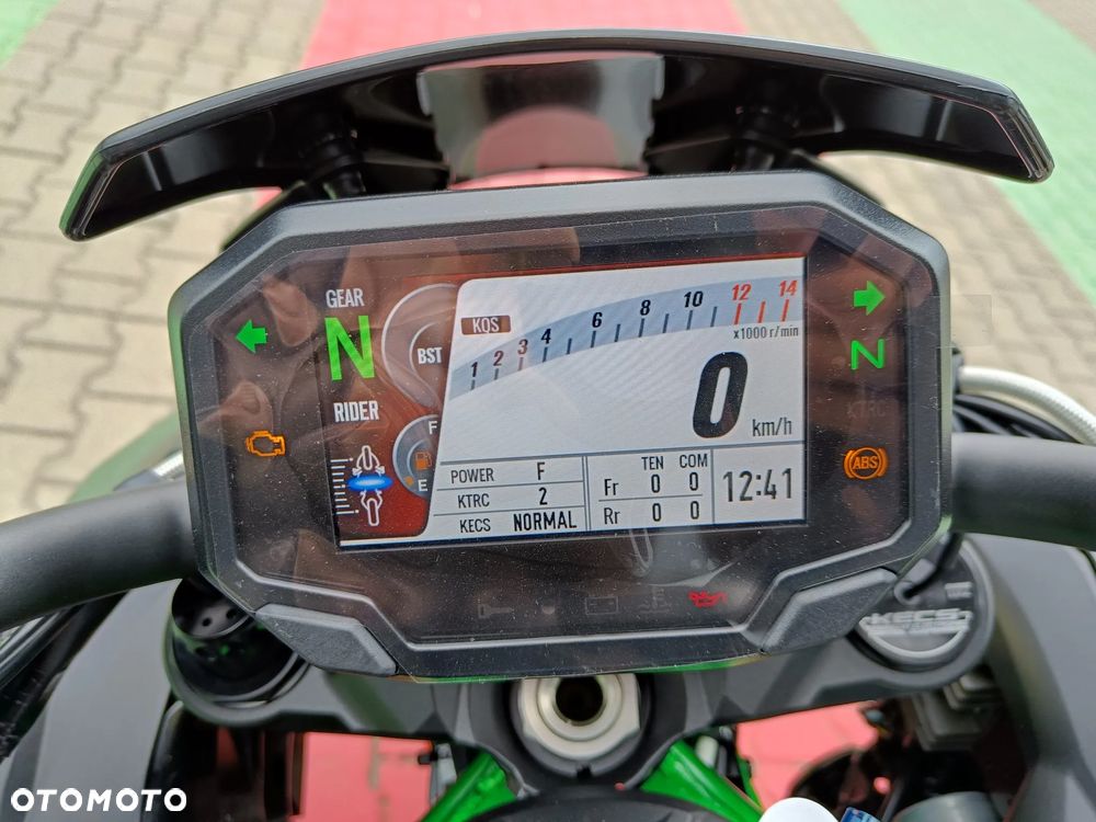 Kawasaki H2 - 9