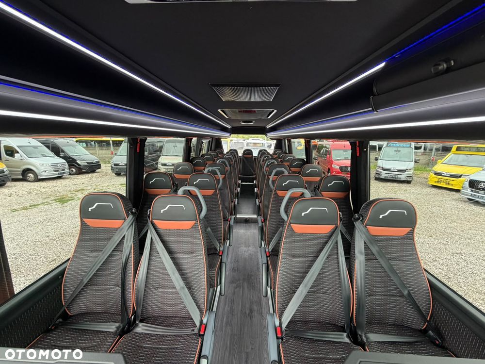 Mercedes-Benz Sprinter 519 - 20